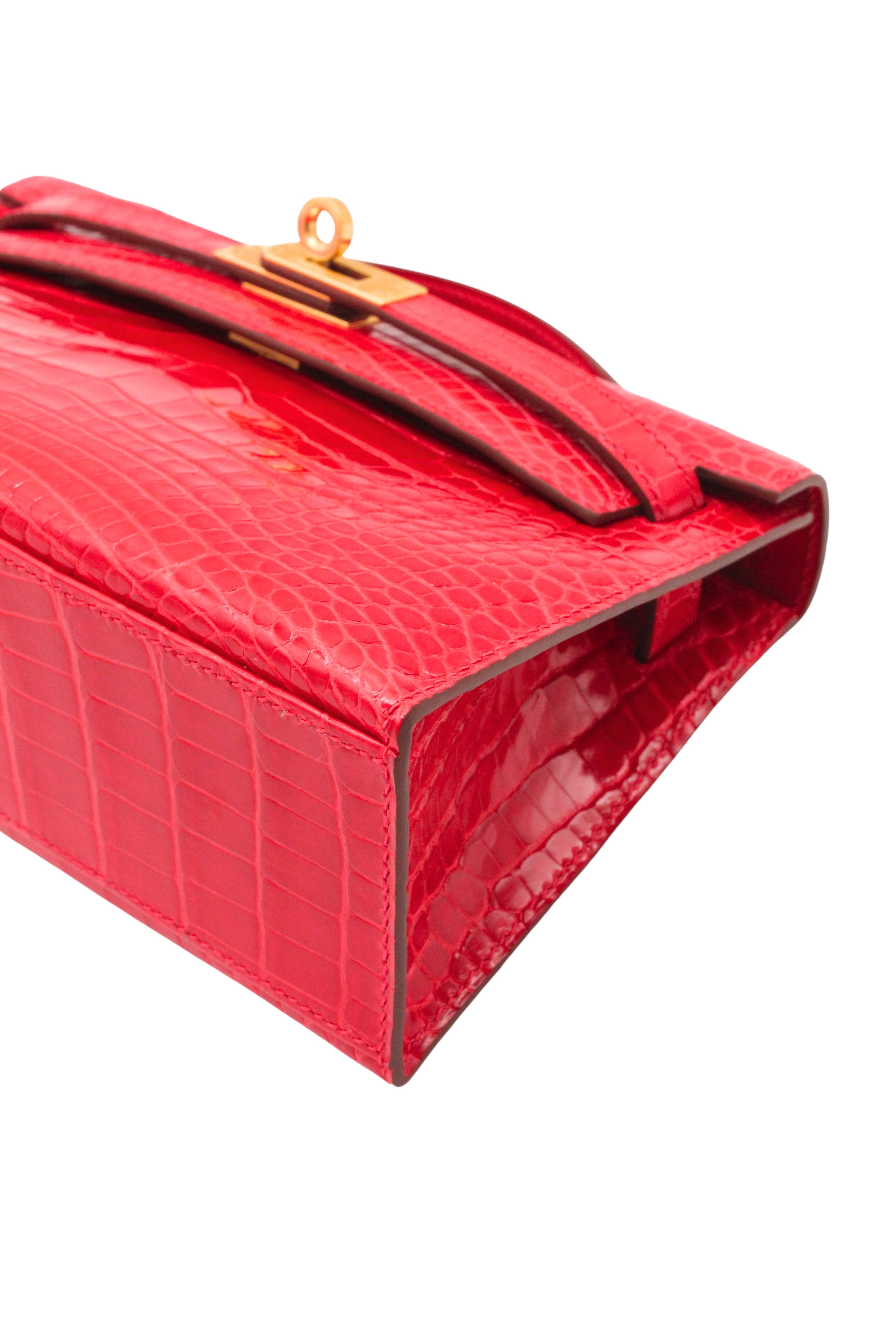Hermès Paris <br> 2017 Kelly Pochette in Braise Alligator with gold hardware & full set