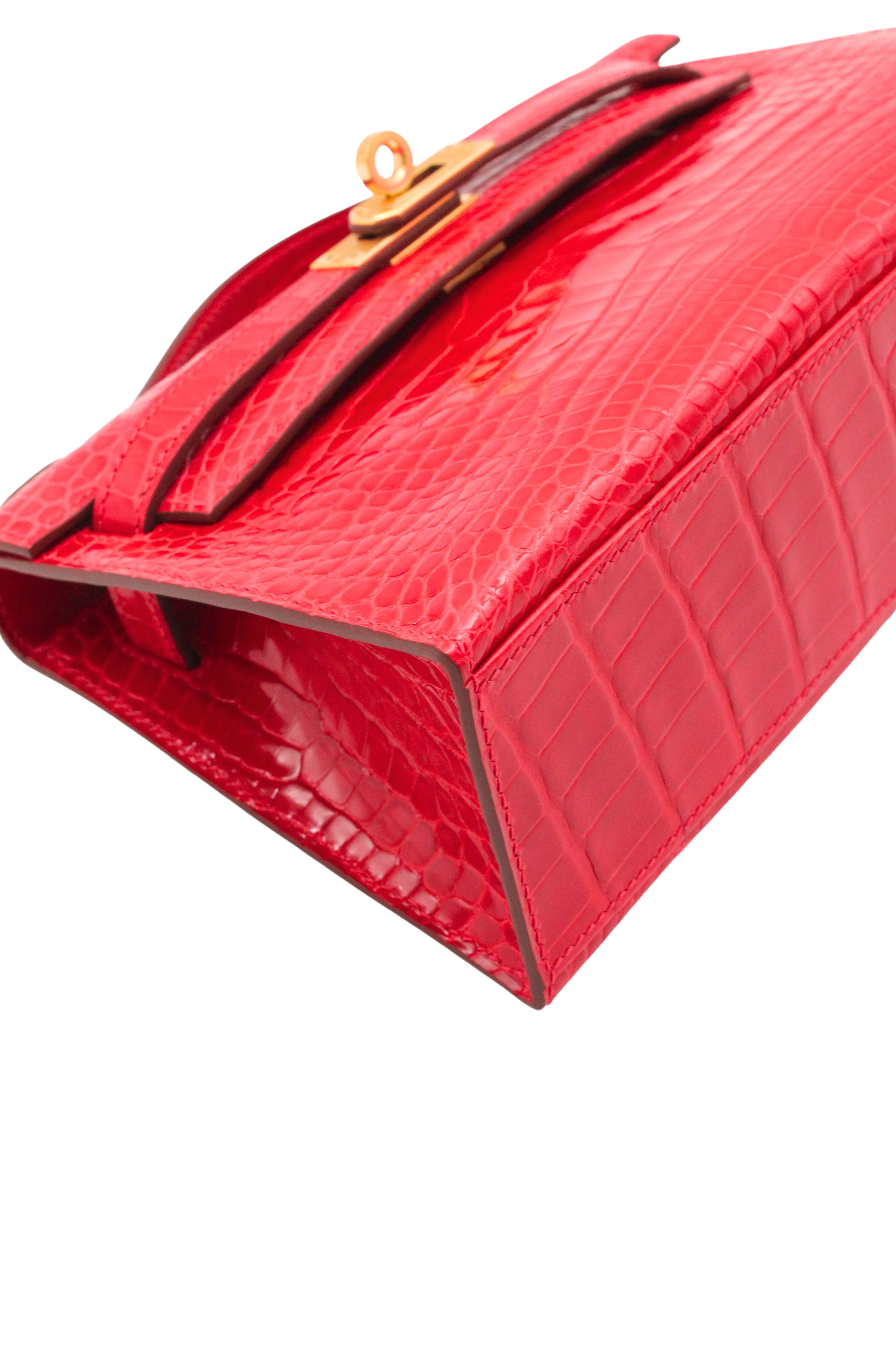 Hermès Paris <br> 2017 Kelly Pochette in Braise Alligator with gold hardware & full set