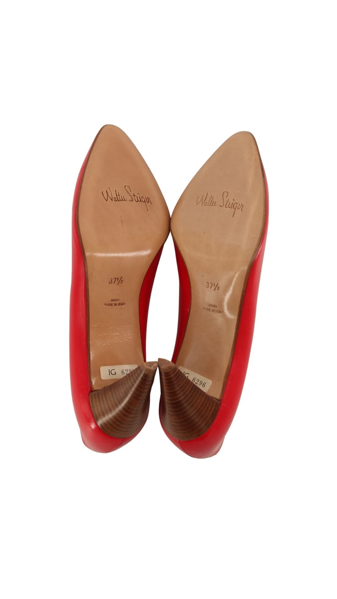Walter Steiger <br> 1980's deadstock red leather curved high heel pump