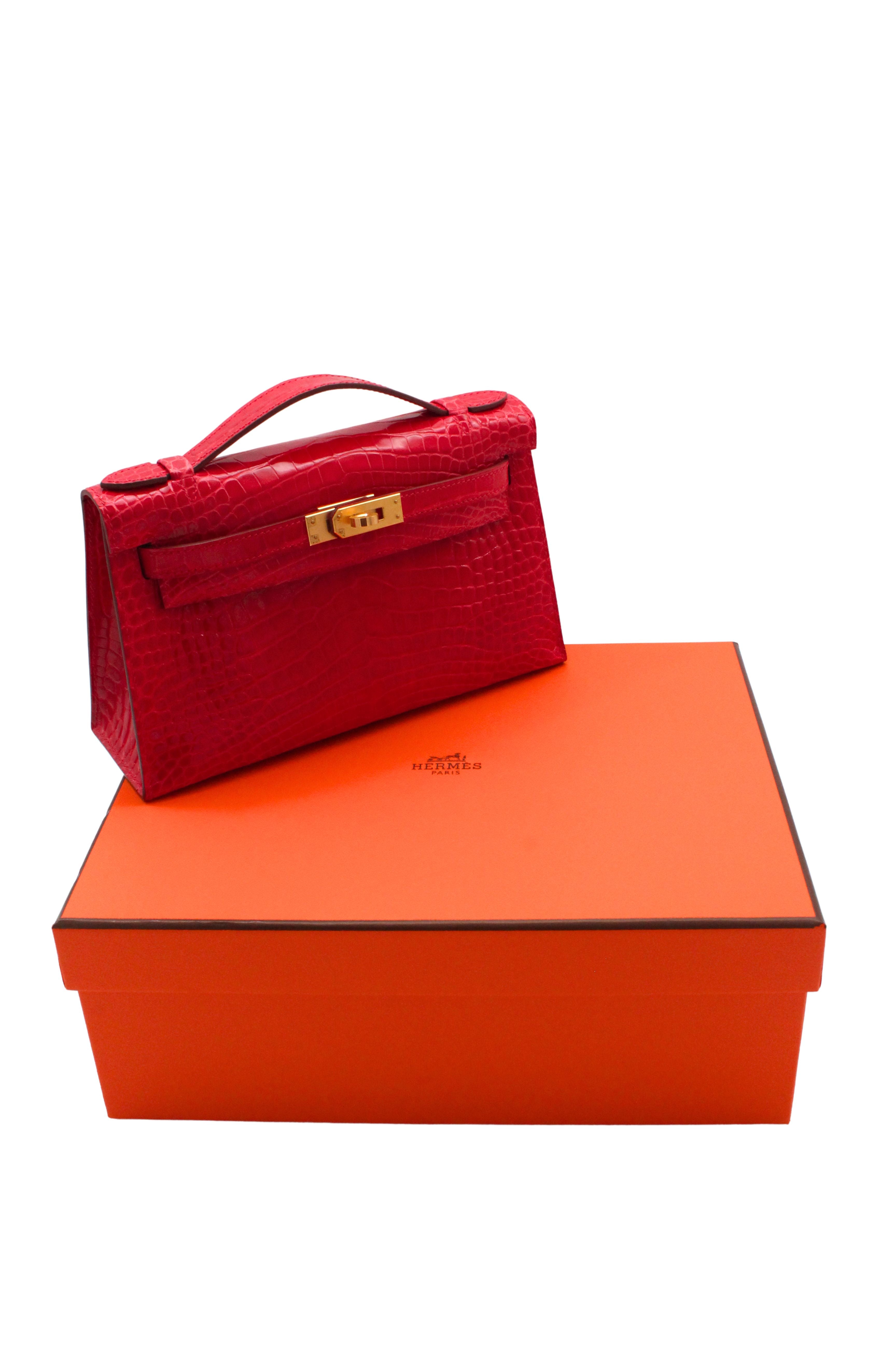 Hermès Paris <br> 2017 Kelly Pochette in Braise Alligator with gold hardware & full set