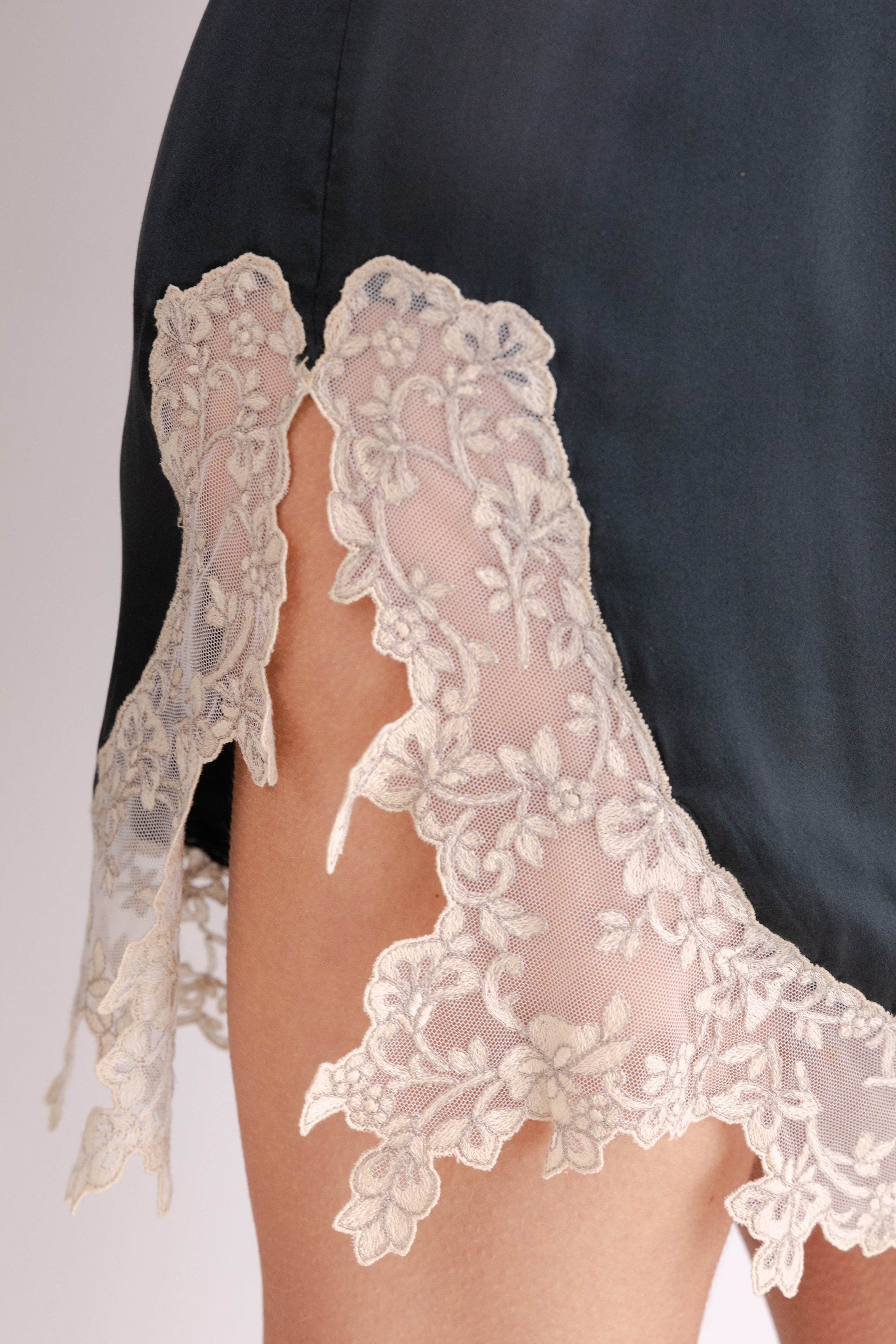 Collette Dinnigan <br> 90's silk & lace slip skirt