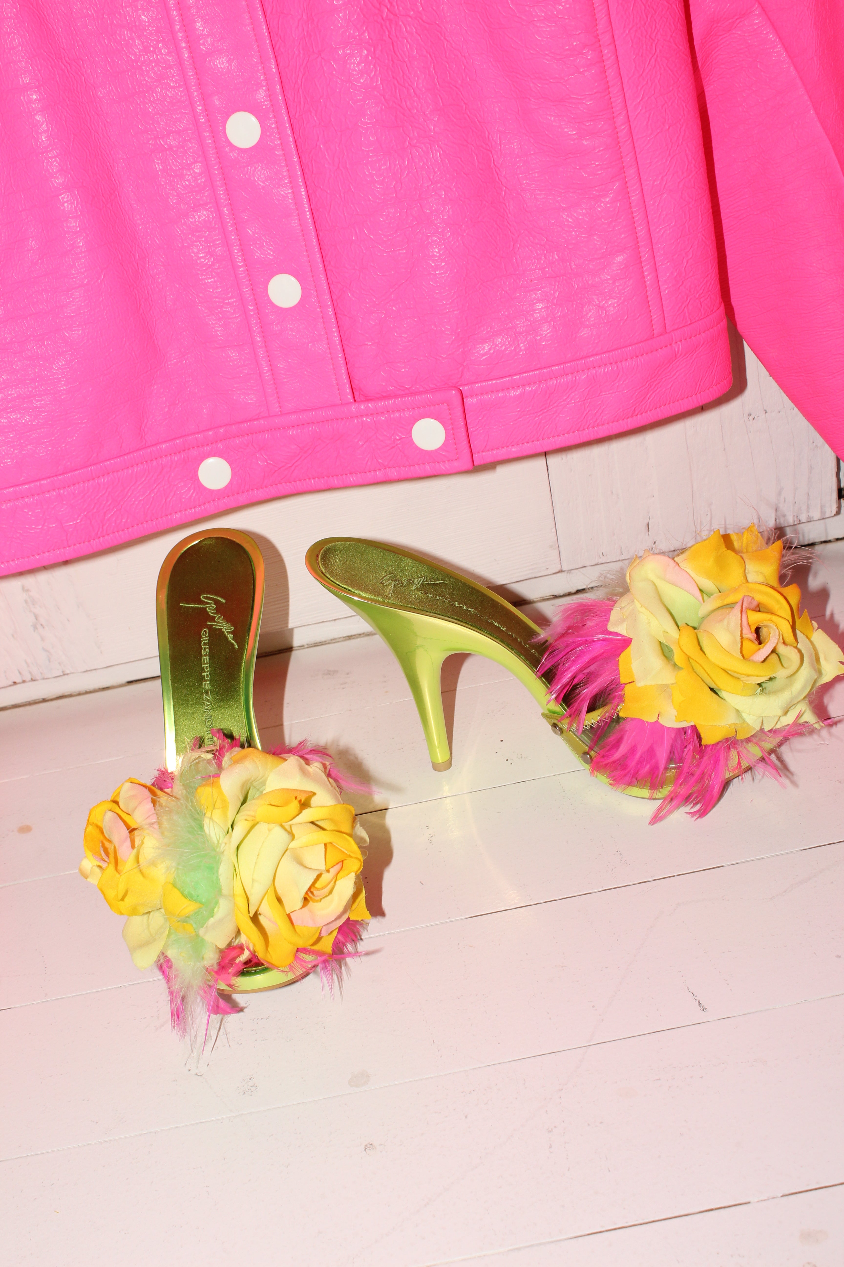 Giuseppe Zanotti <br> 00's feathered flower metallic heels