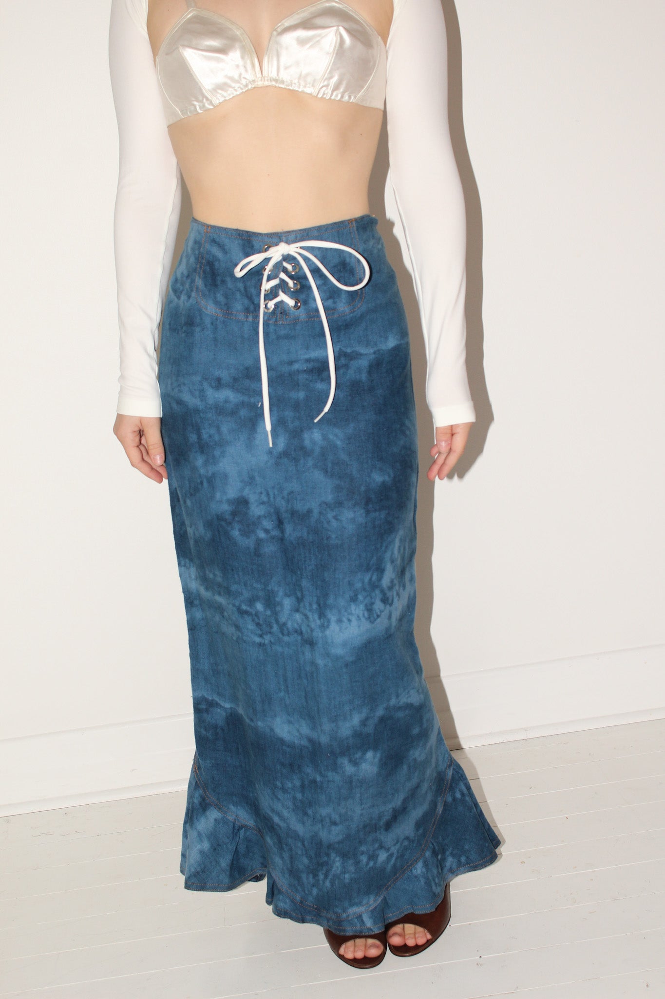 Voyage Amour <br> 90's deadstock lace-up maxi skirt