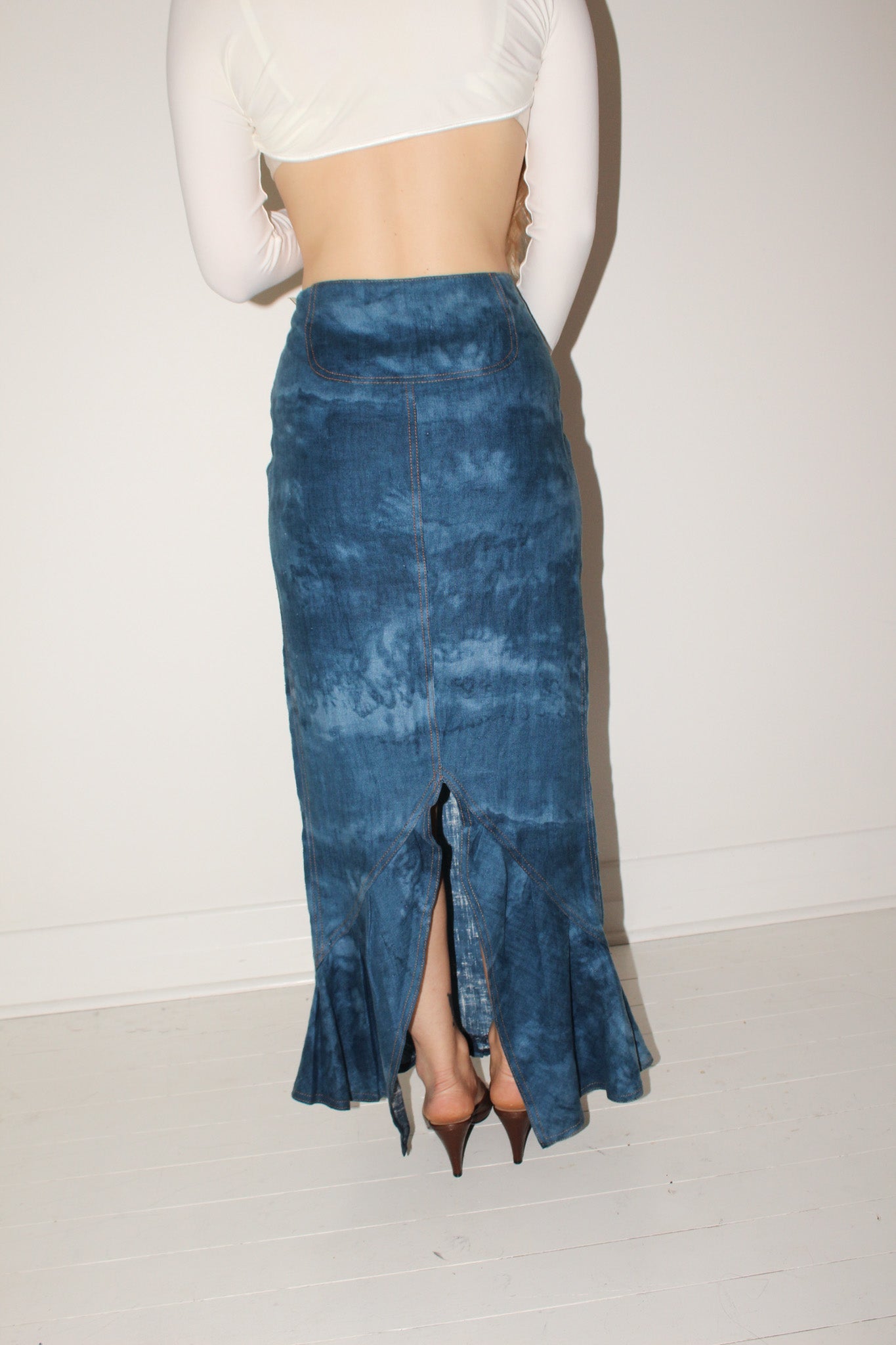 Voyage Amour <br> 90's deadstock lace-up maxi skirt