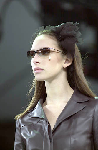 Chanel <br> S/S 2002 runway & campaign pearl teardrop sunglasses