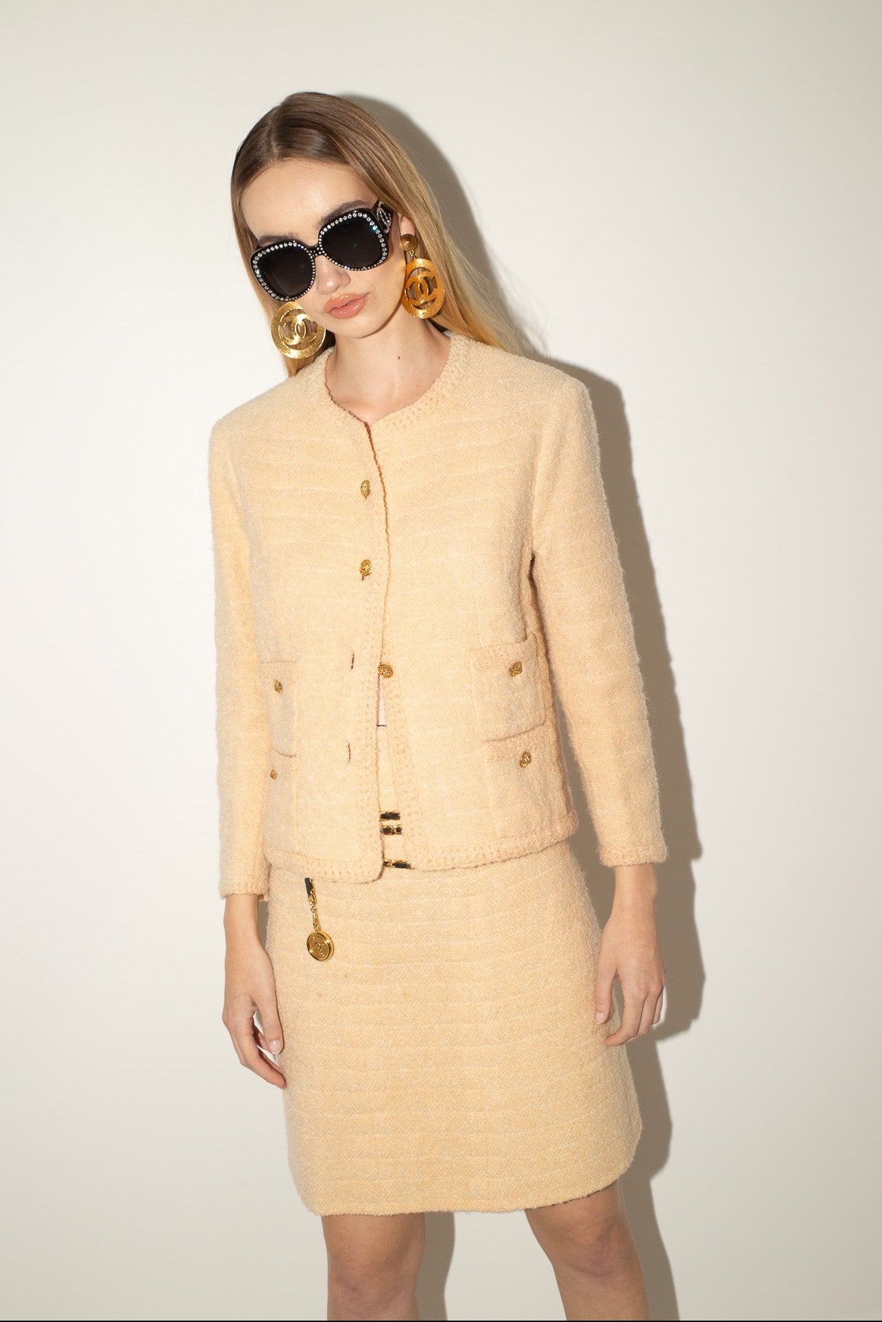 Chanel <br> S/S 1963 Haute Couture Coco Chanel designed bouclé skirt suit