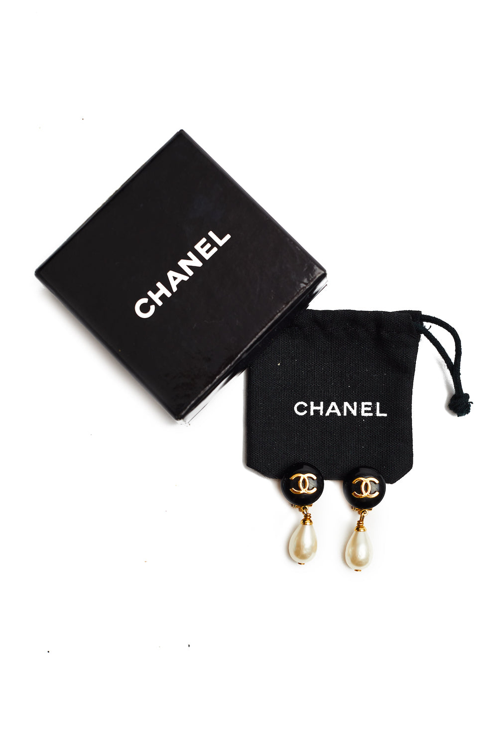 Chanel <br> 96P gold plated CC logo & pearl dangle earrings