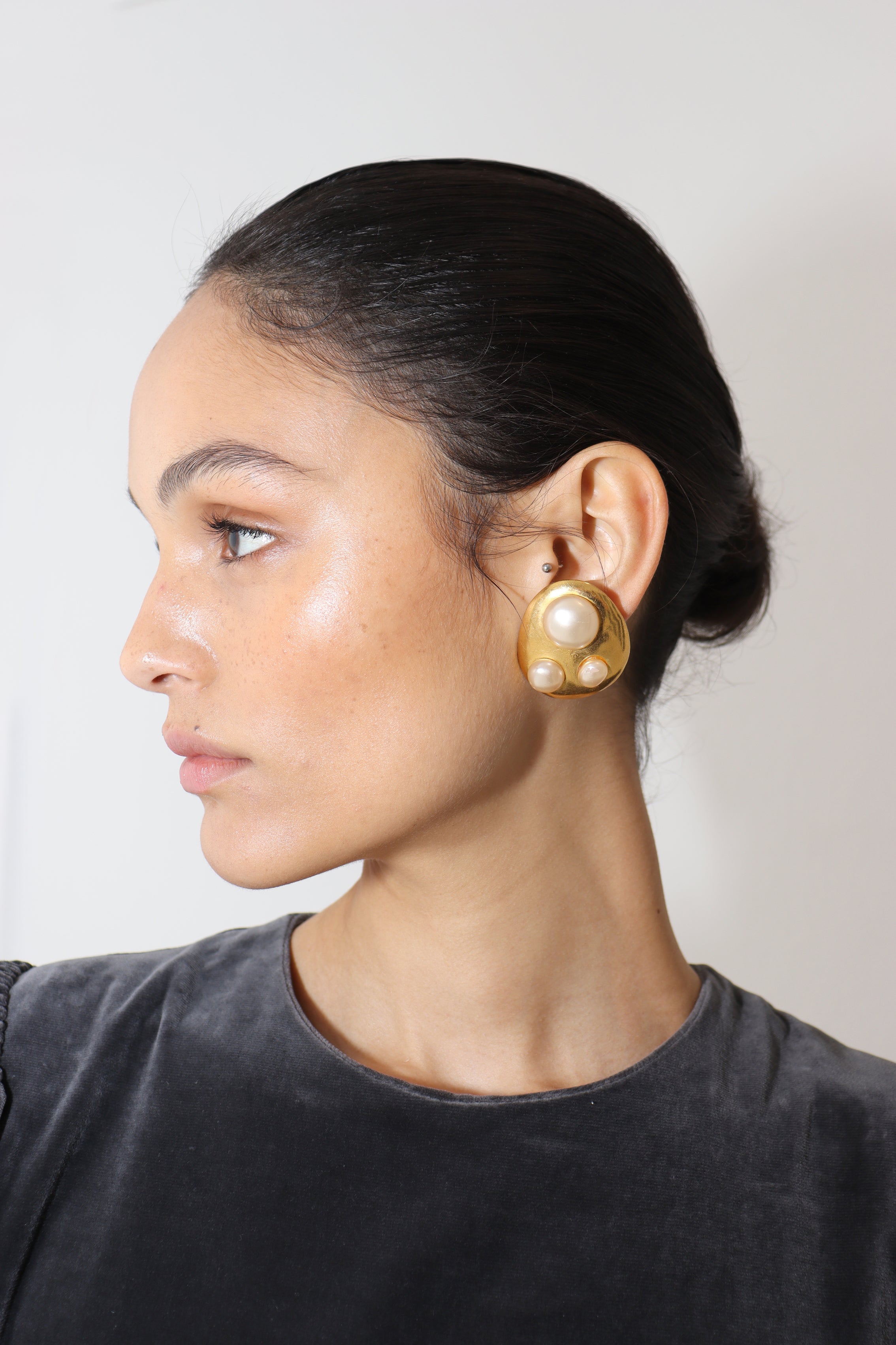 Chanel <br> S/S 1993 gold plated & Gripoix pearl earrings