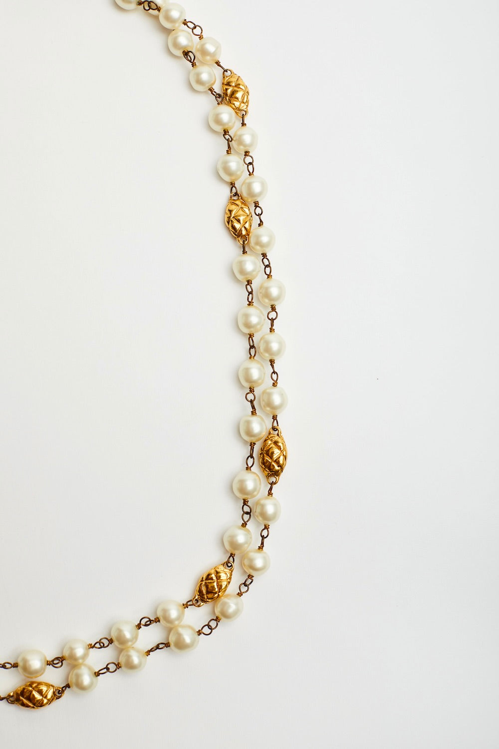 Chanel <br> 80's extra long gold medallion & Gripoix pearl sautoir necklace